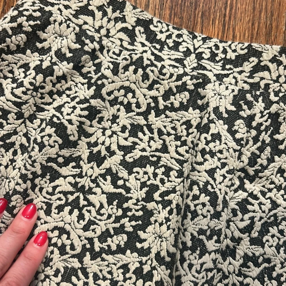 Patterned Textured Skirt - Picture 3 of 4